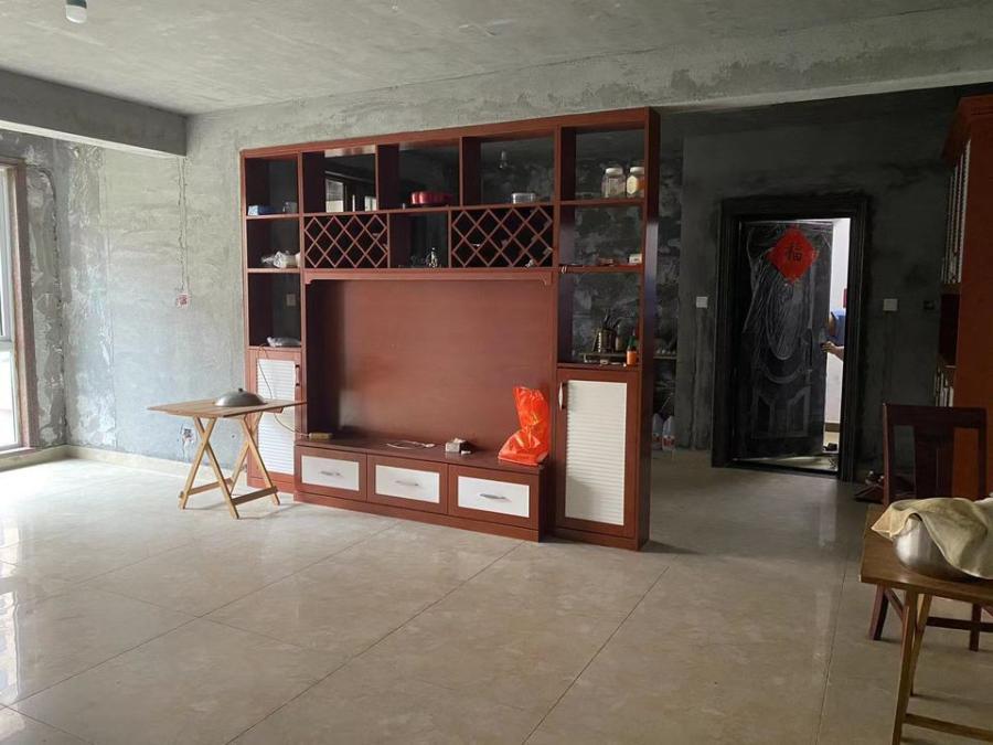 麗發(fā)新城法拍房二期30棟101號(hào)（雙學(xué)區(qū)）