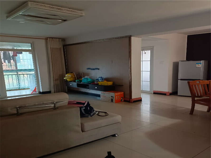 長(zhǎng)房鳳凰苑法拍房2棟606