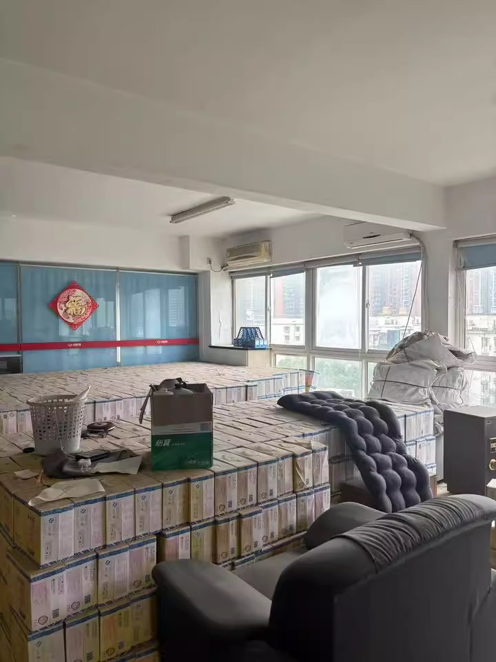 （月租5000）伍家?guī)X生活廣場(chǎng)法拍房2-3號(hào)棟8001、8002、8003、8004室