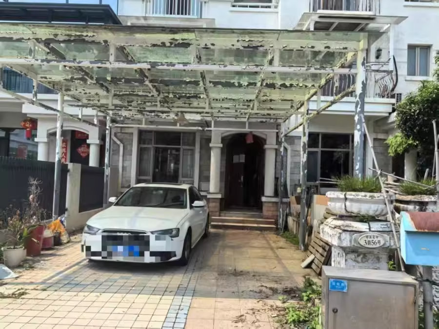 （別墅）長沙碧桂園翠漾花岸三街法拍房38、50、52、56、58、60、62、66號156室及室內(nèi)物品