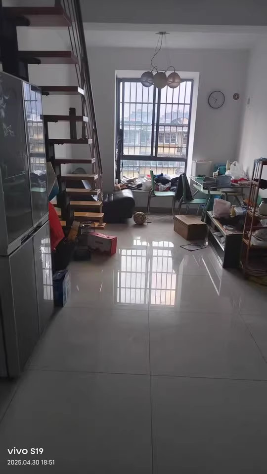 （7折 頂復(fù)）楓林綠洲二區(qū)法拍房1棟606房（樓梯房）