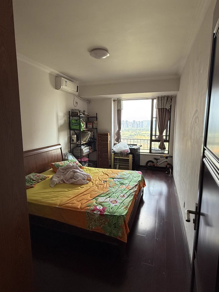 （8折）中海國(guó)際社區(qū)一期（中海江御名園香樟街）法拍房3棟2604號(hào)房